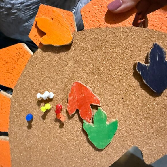 Stegosaurus Dinosaur Cork Board with matching feet track tacks - Picture 2 of 4